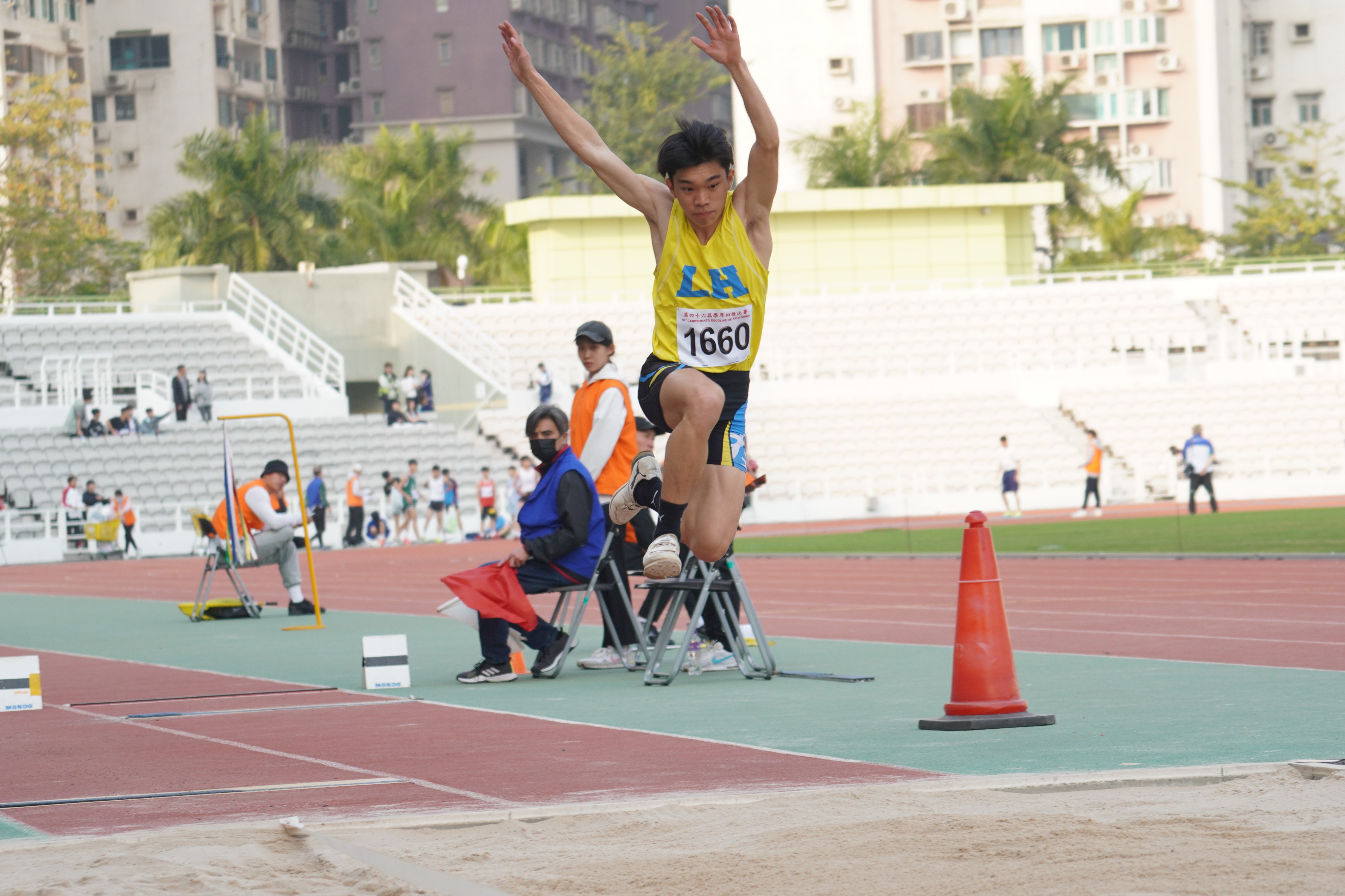 10 男子跳遠勞校的何俊文奪冠.JPG